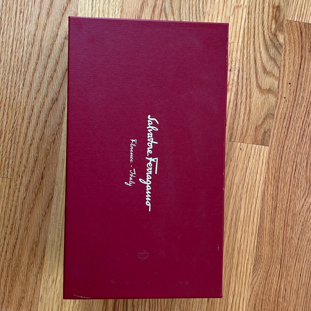 salvatore ferragamo shoe box